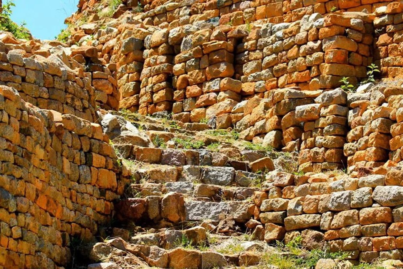 Stone walls of Khami Ruins near Bulawayo